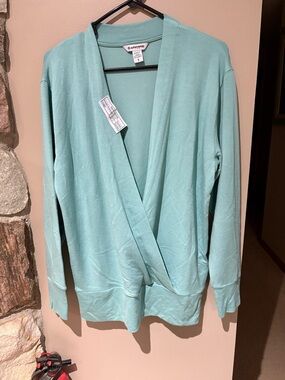 Athleta Purana V-Neck Wrap Sweatshirt Wintergreen ~ Size Small oversized